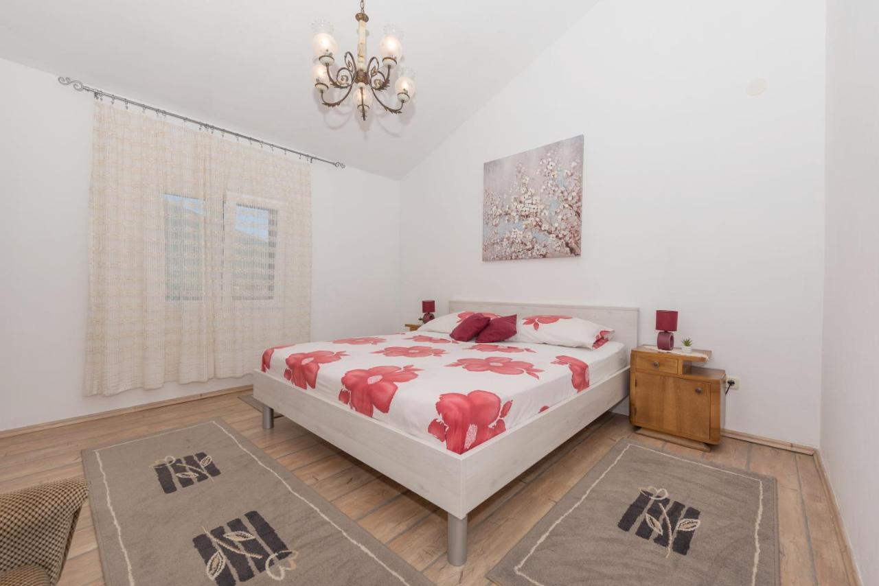 Holiday Home Frane Slivno  Экстерьер фото