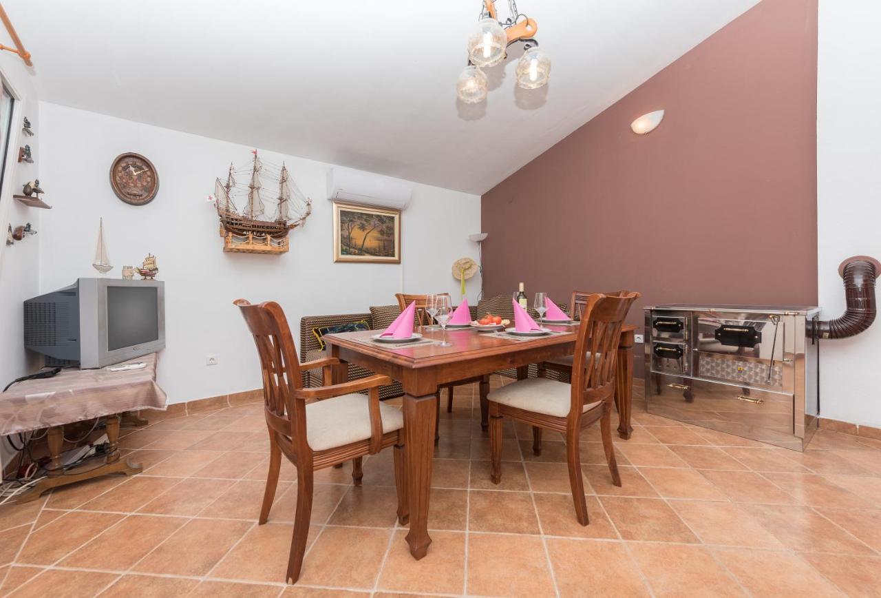 Holiday Home Frane Slivno  Экстерьер фото