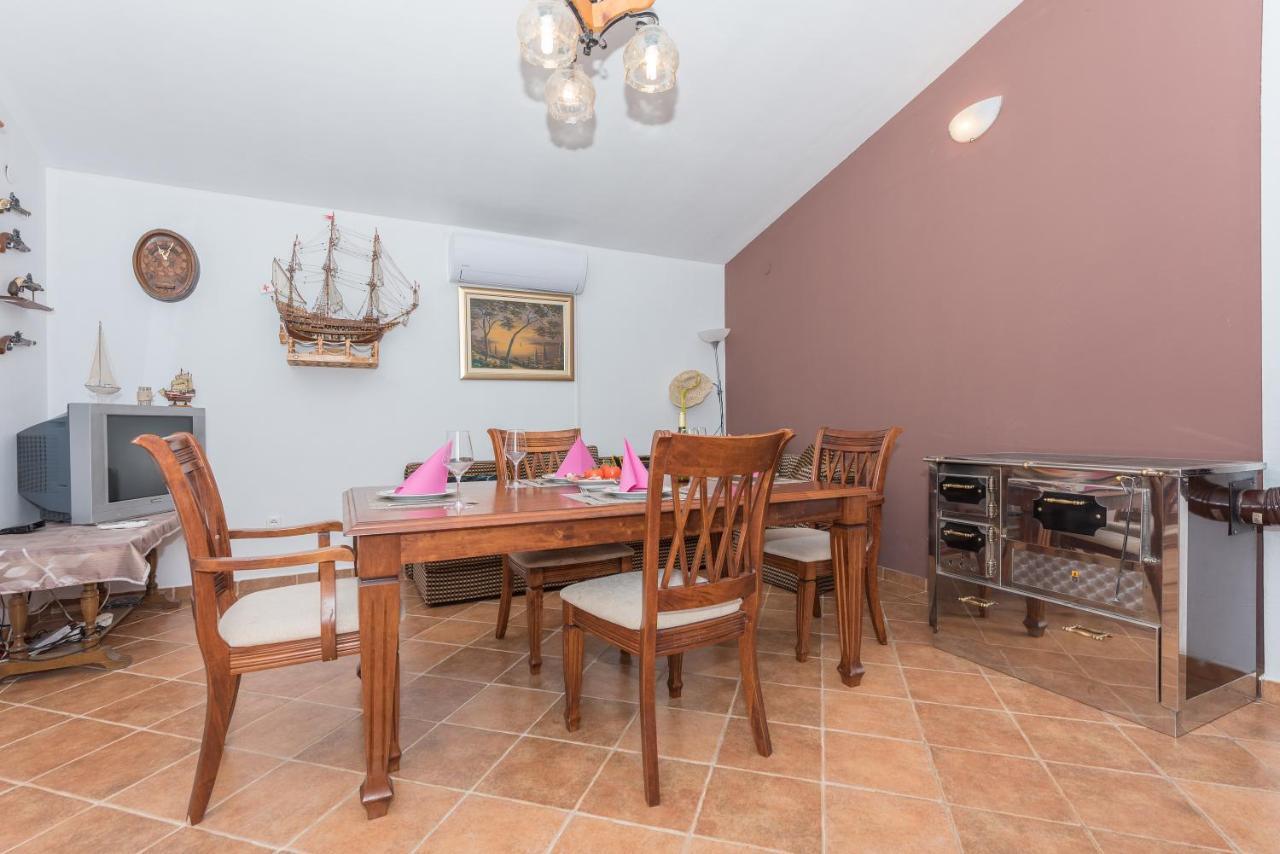 Holiday Home Frane Slivno  Экстерьер фото