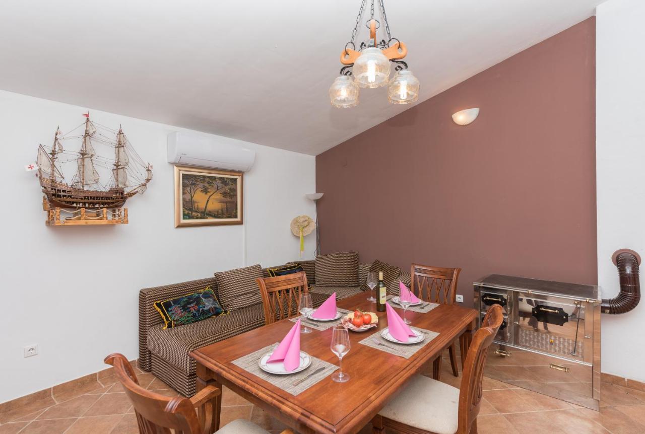Holiday Home Frane Slivno  Экстерьер фото