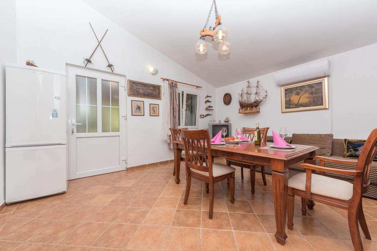 Holiday Home Frane Slivno  Экстерьер фото